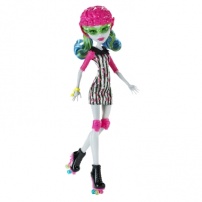 Гулия Йелпс на роликах/ Ghoulia Yelps 